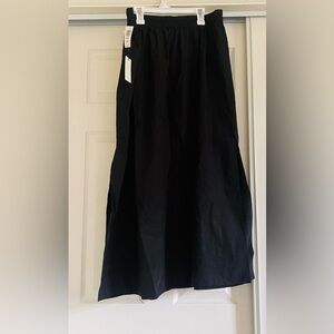 NWT Aritzia Benefit skirt